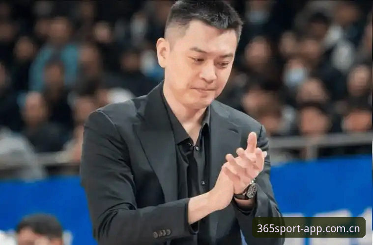 C罗压力管理实用指南：从杨鸣的点评看顶级前锋的破局思路